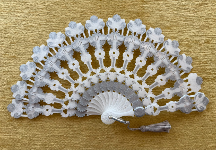 Abanico baraja nacarina