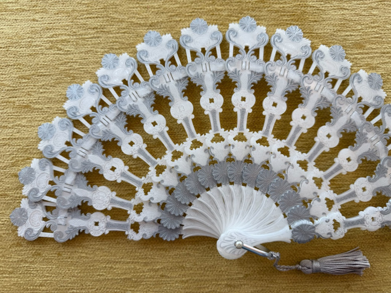 Abanico baraja nacarina