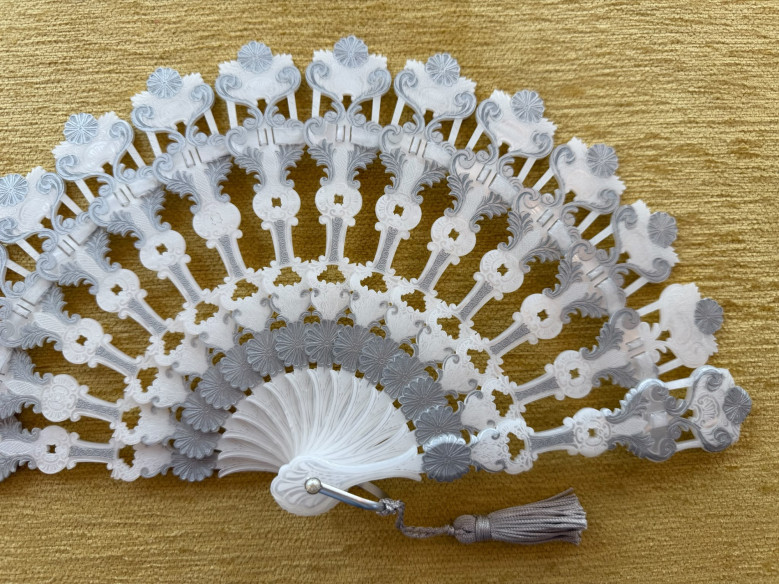 Abanico baraja nacarina