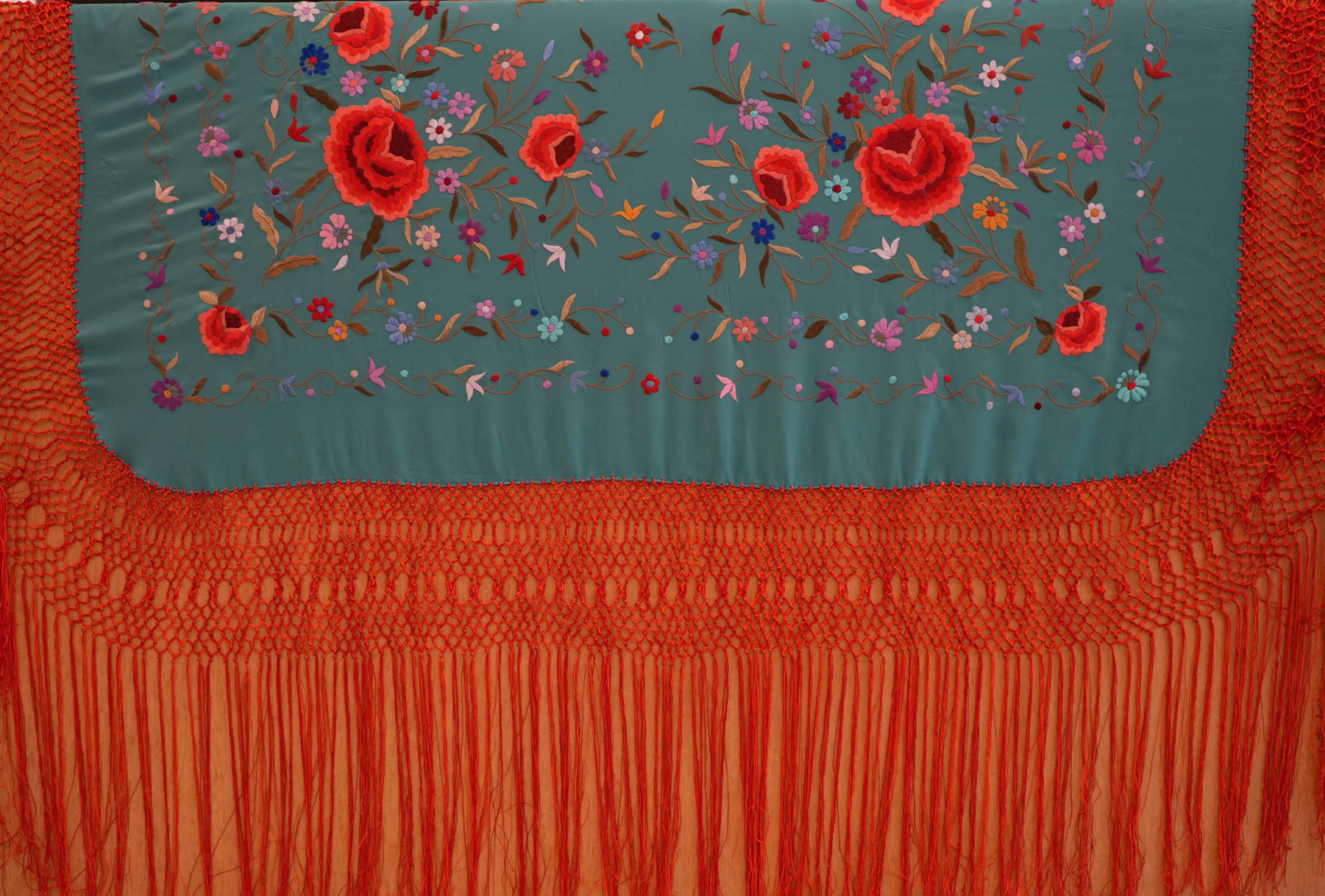 Mantón mano seda 140cm fleco combinado