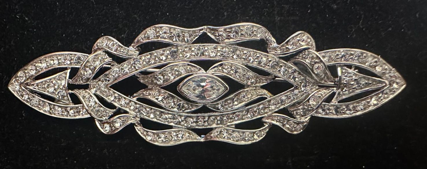 Broche plata mantilla