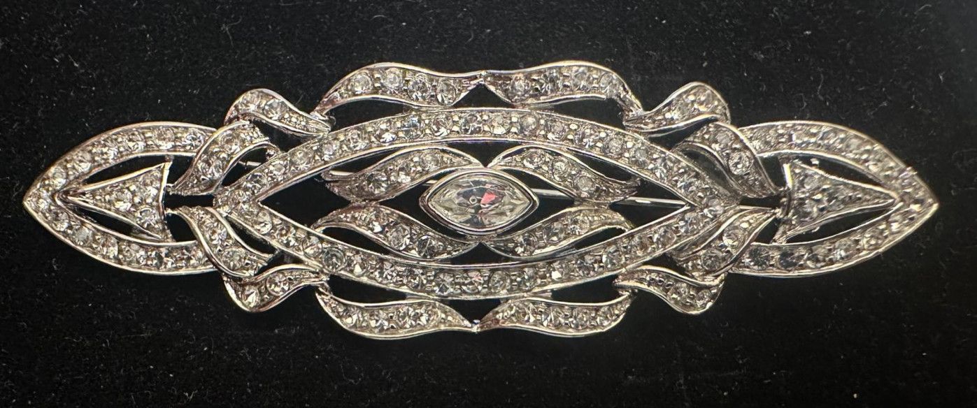 Broche plata mantilla