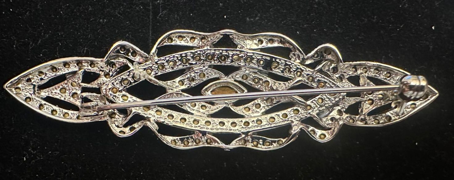 Broche plata mantilla