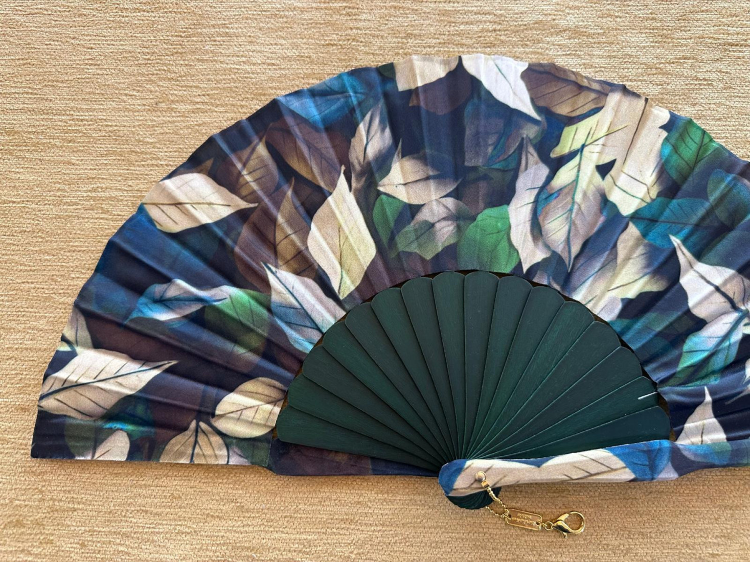 Abanico batik flores