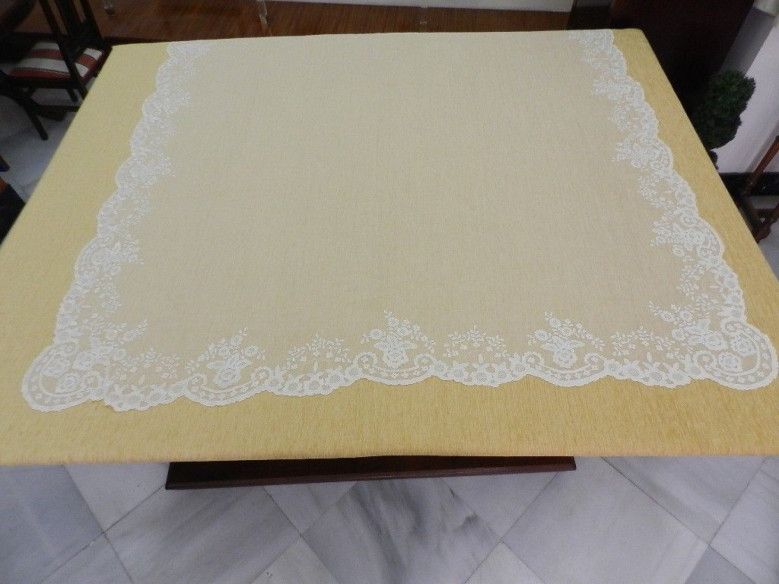 Manto de novia bordado a mano en seda 180*300