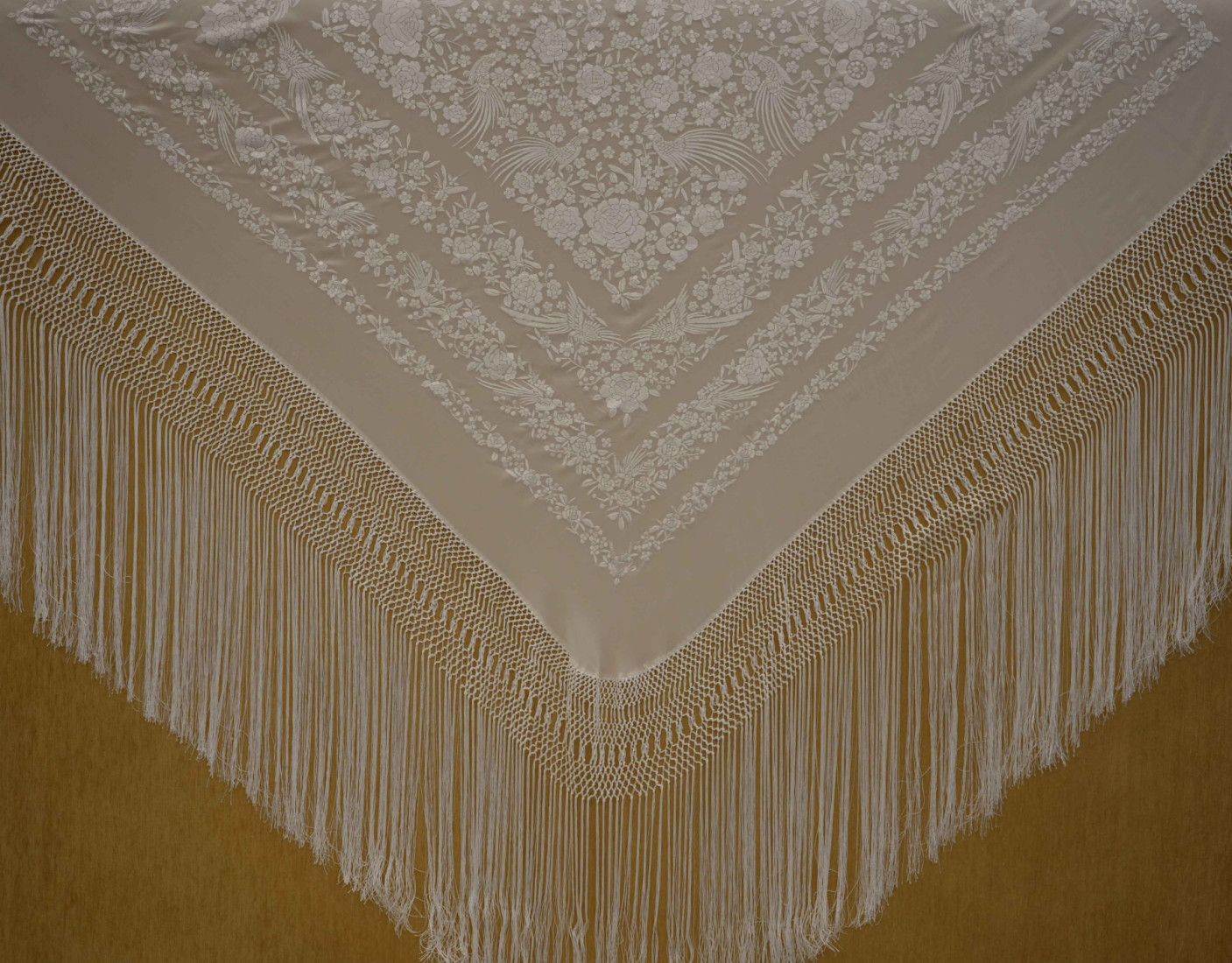 Mantón mano seda 135cm