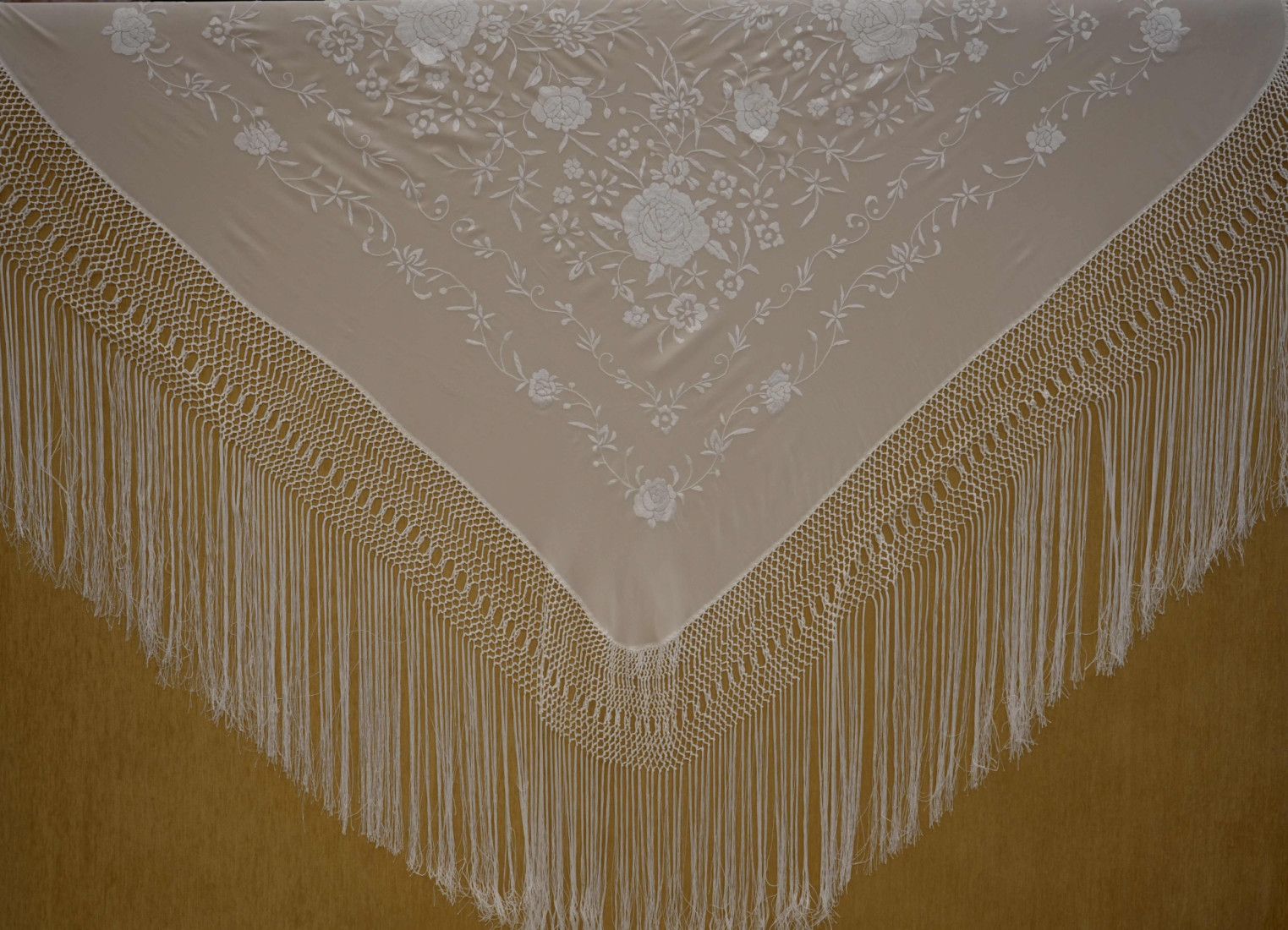 Mantón mano seda 135cm