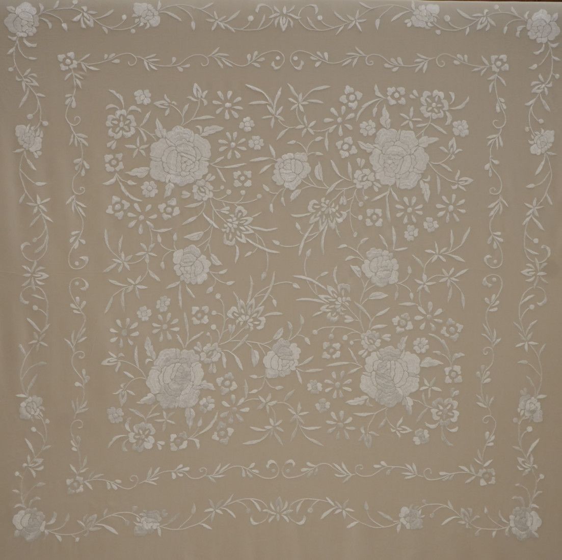 Mantón mano seda 135cm