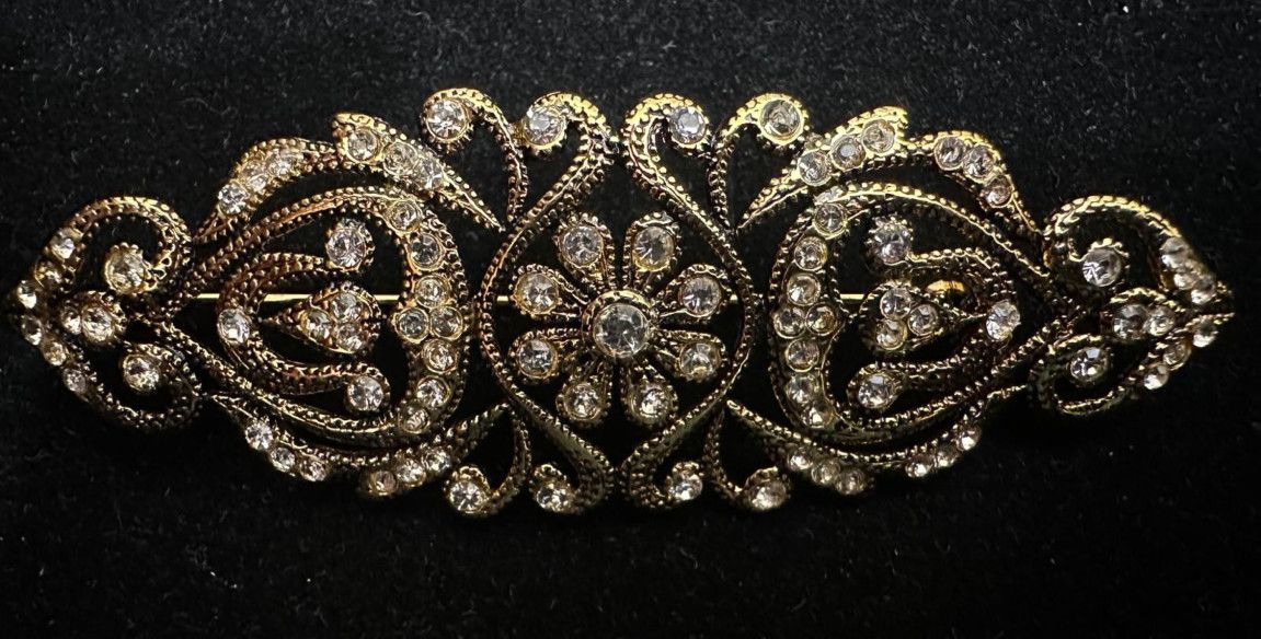 Broche mantilla rodio