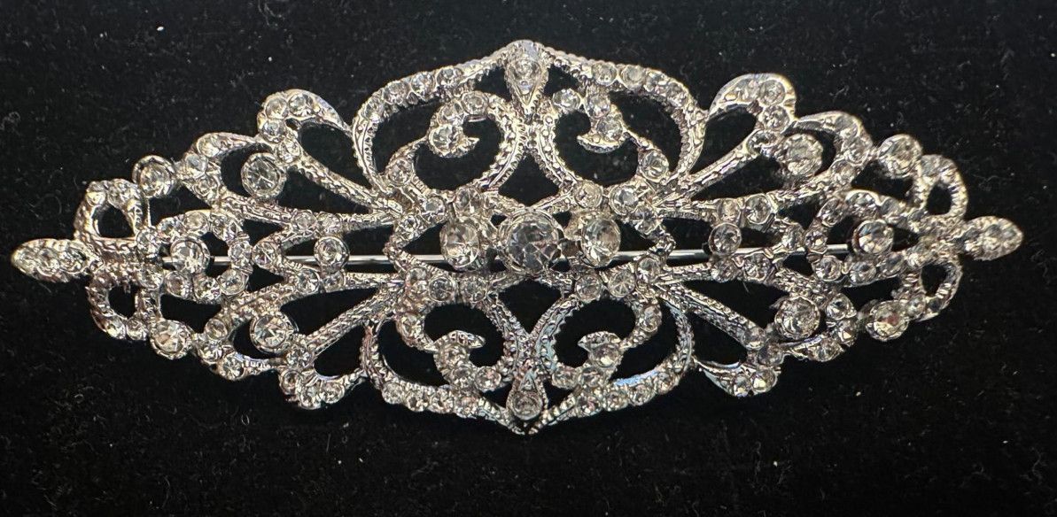 Broche mantilla rodio