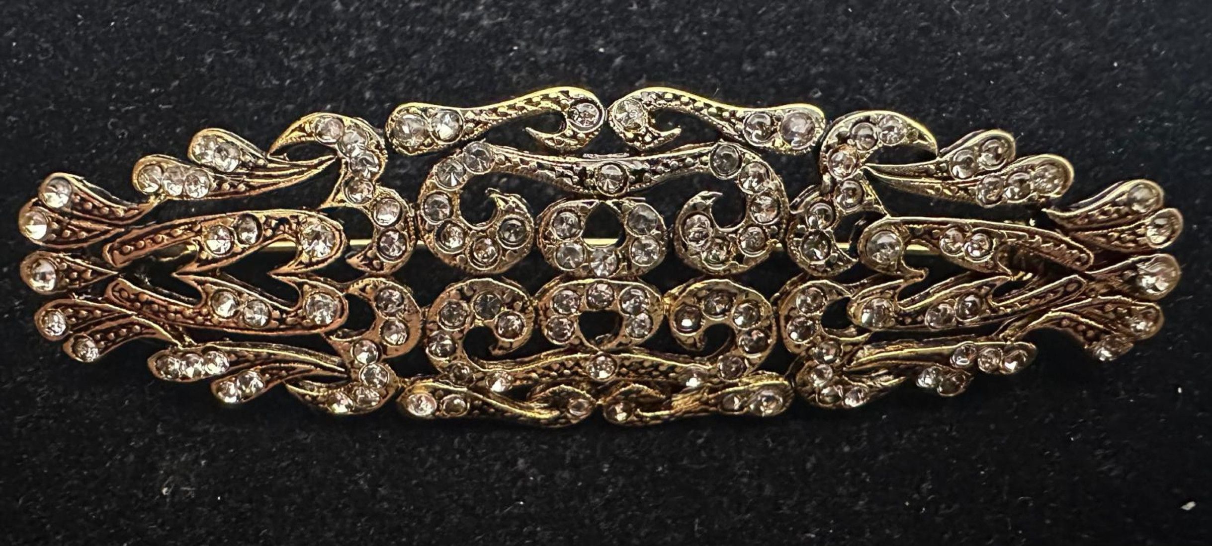 Broche mantilla rodio
