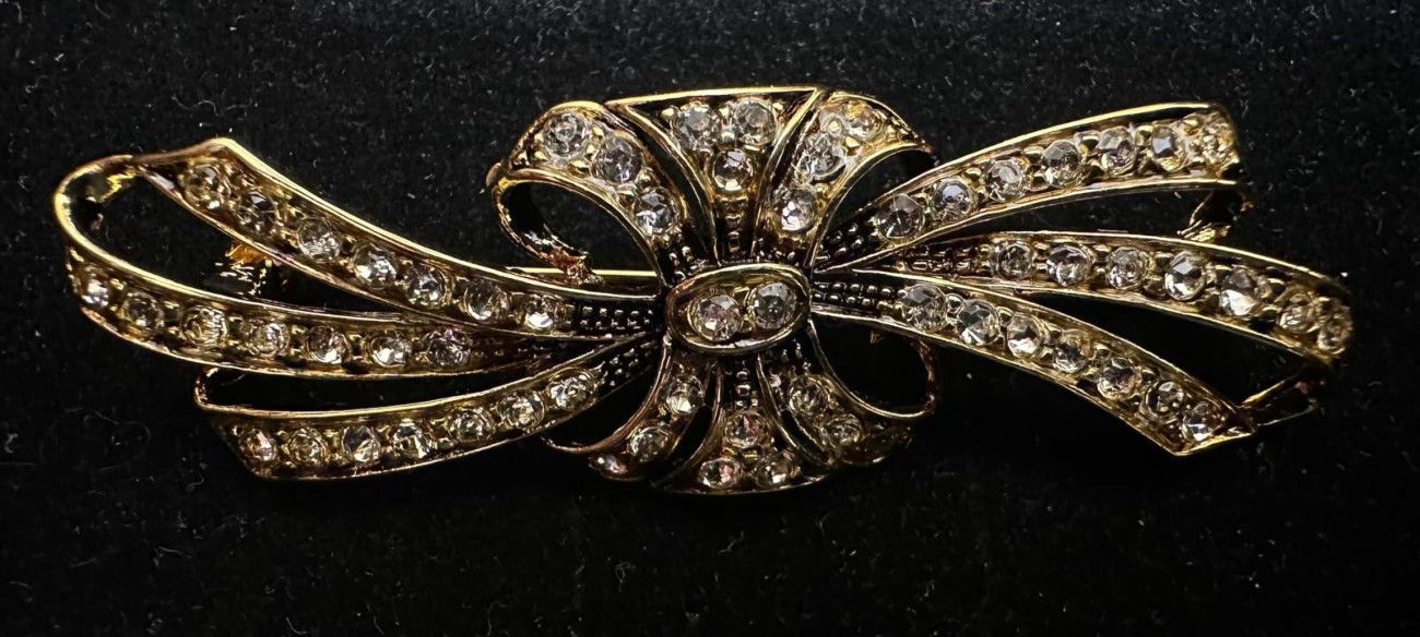 Broche mantilla rodio