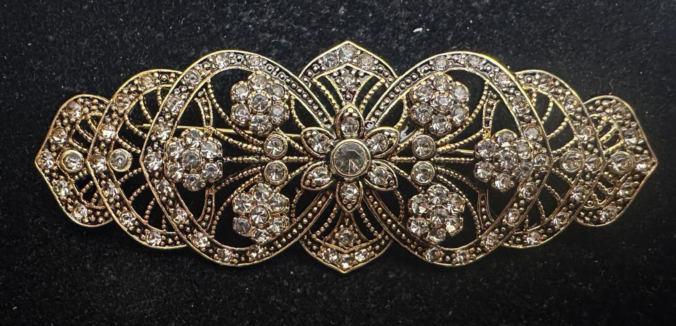 Broche mantilla rodio