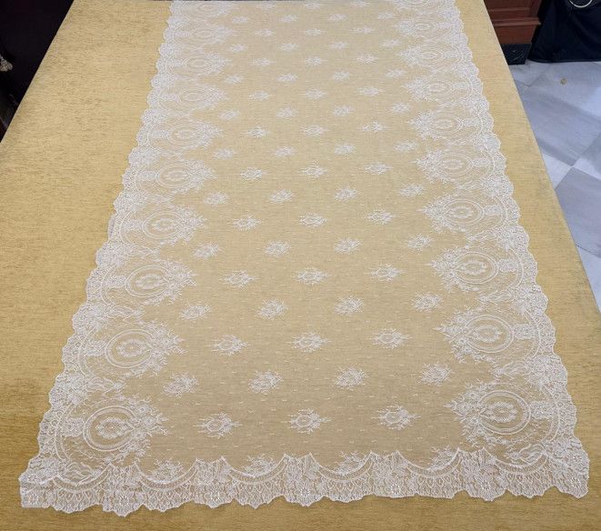 Mantilla chantilly máquina 100*220