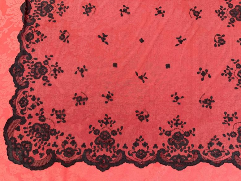 Mantilla mano seda 110*220