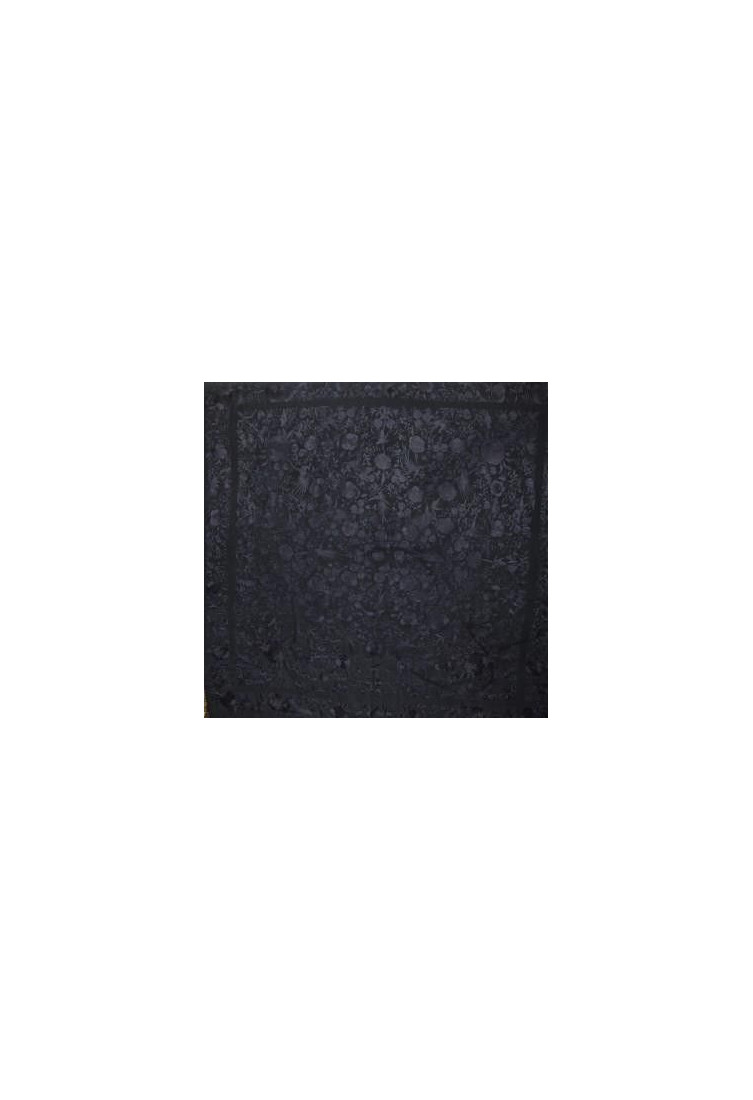 Mantón bordado a mano en seda 140 cm