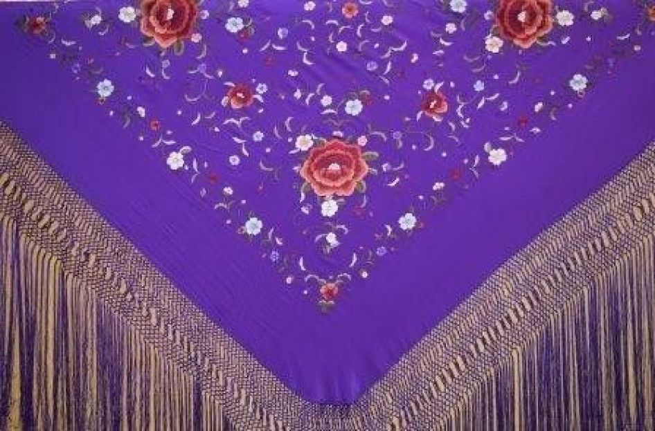 Mantón bordado a mano en seda 140 cm
