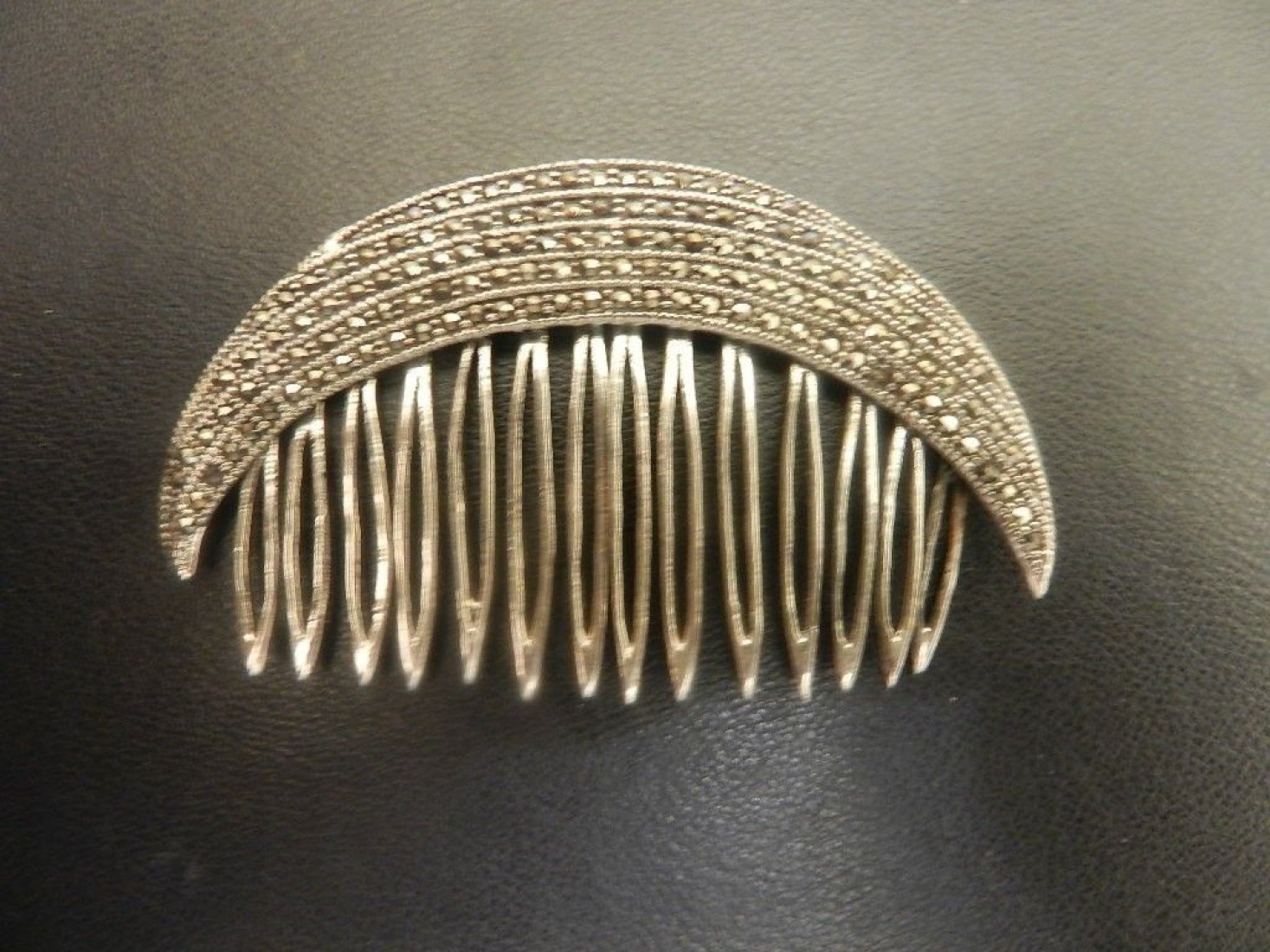 Peinecillo plata con marcasitas 7*1,2 cm