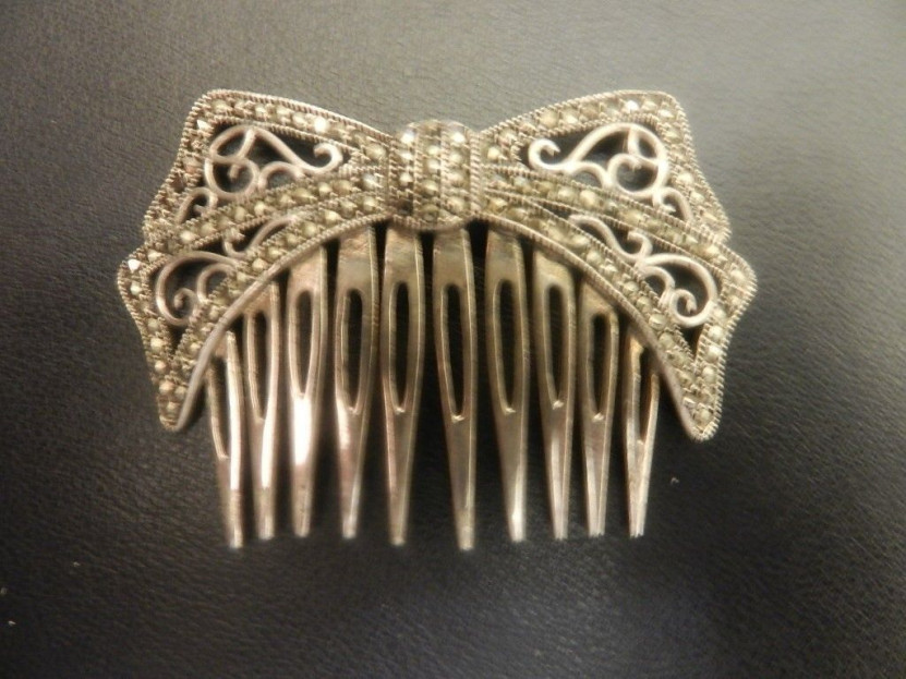 Peinecillo plata con marcasitas 6*1 cm