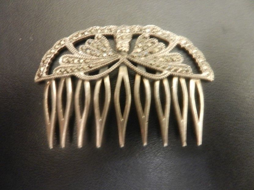Peinecillo plata con marcasitas 6,5*2 cm