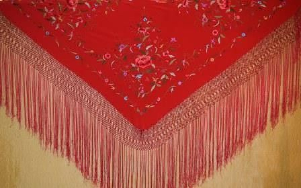 Mantón Bordado a Mano 140cm | Mantones de Seda de Lujo | Juan Foronda