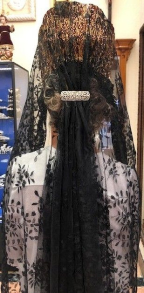 Mantilla bordada a mano en seda 120*240