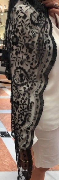 Mantilla bordada a mano en seda 120*240