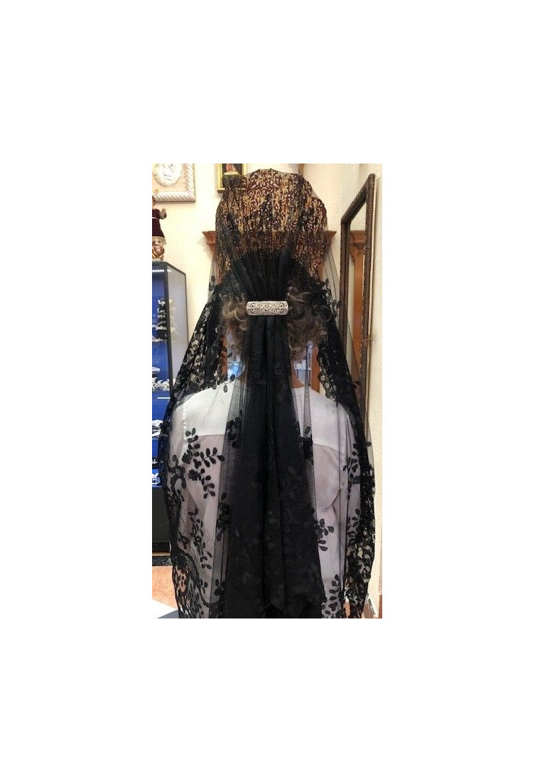 Mantilla bordada a mano en seda 120*240