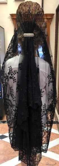Mantilla bordada a mano en seda 120*240
