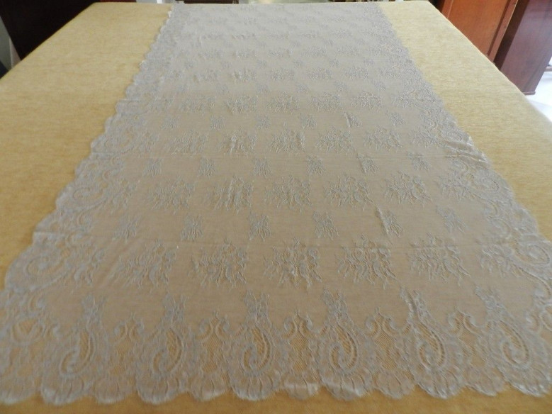 Mantilla bordada a máquina plata 100*220