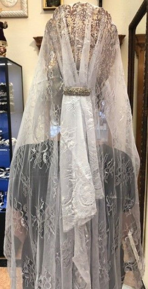 Mantilla bordada a máquina plata 100*220