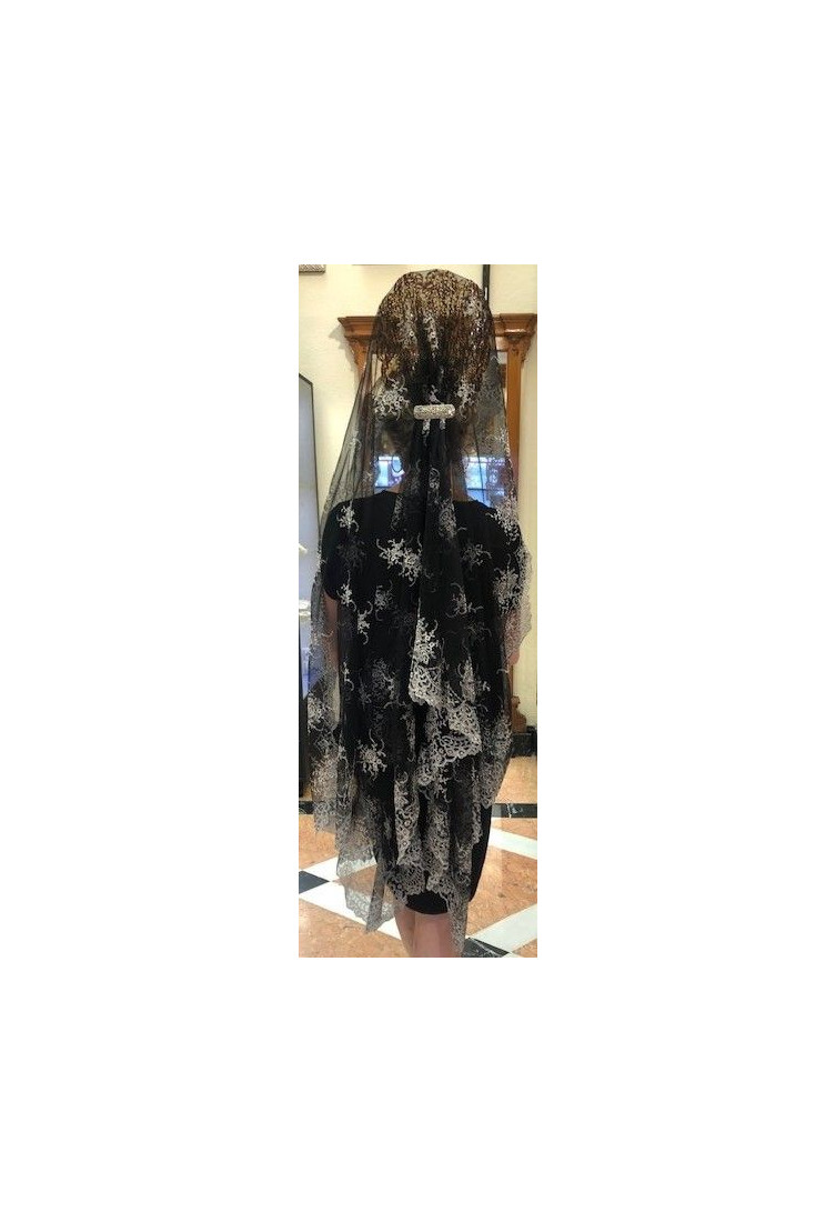 Mantilla bordada a máquina en color negro-plata 120*220