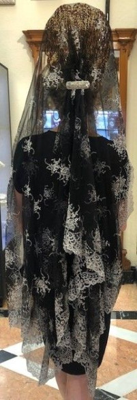 Mantilla bordada a máquina en color negro-plata 120*220