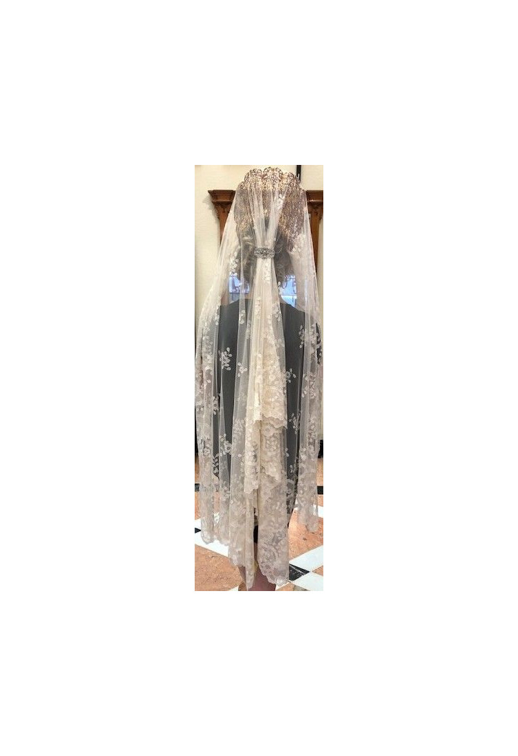 Mantilla bordada a mano en seda 120*240