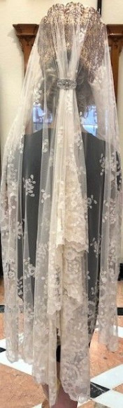 Mantilla bordada a mano en seda 120*240