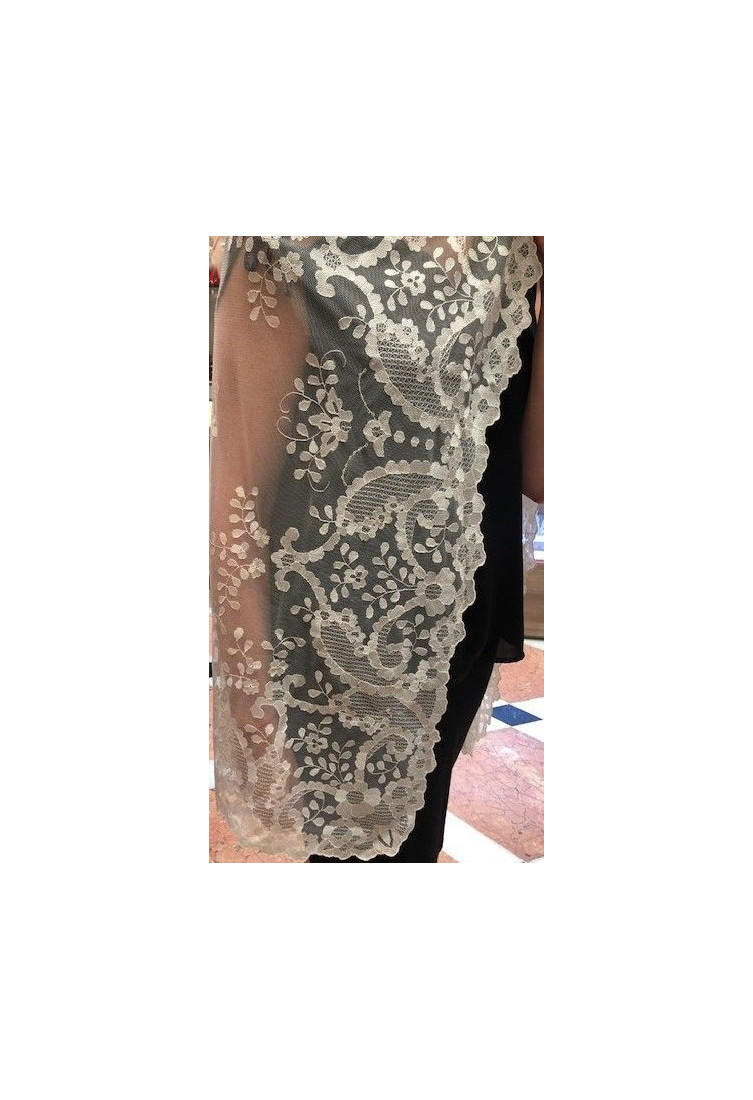 Mantilla bordada a mano en seda 120*240