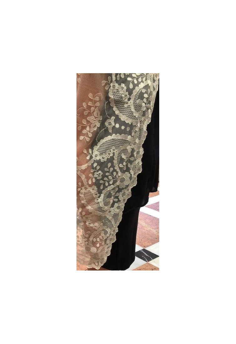 Mantilla bordada a mano en seda 120*240