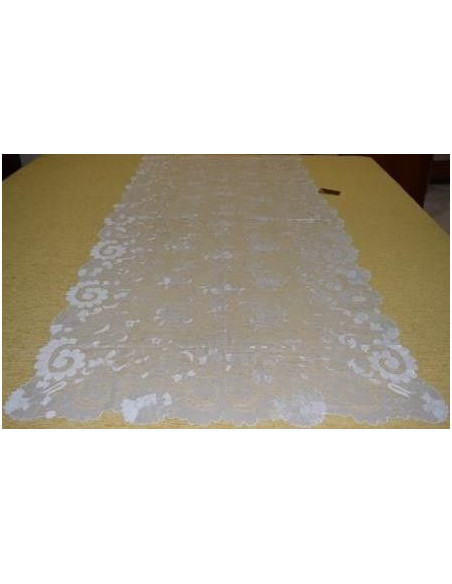 Mantilla bordada a mano en seda