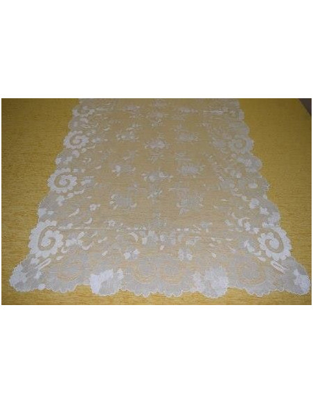 Mantilla bordada a mano en seda
