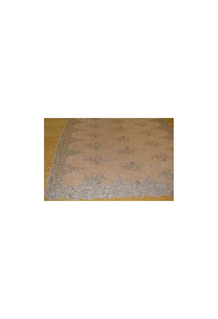 Mantilla bordada a máquina en color oro 100*220