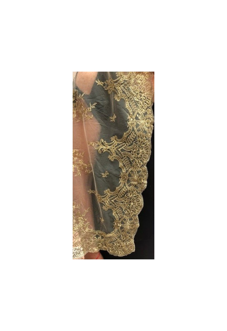Mantilla bordada a máquina en color oro 100*220