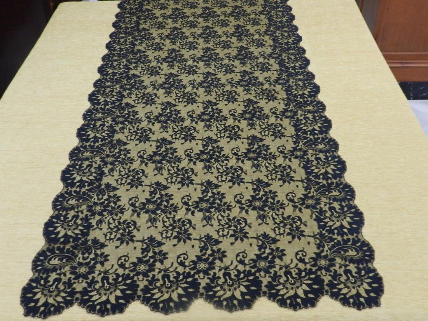 Mantilla Bordado a Máquina 100x220 | Mantones Elegantes | Juan Foronda