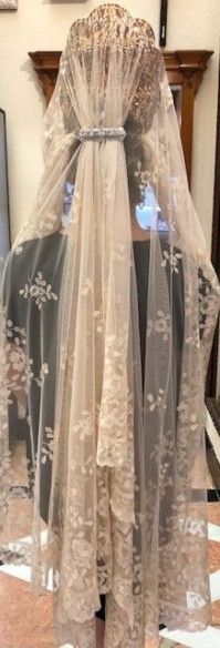 Mantilla bordada a mano en seda 120*240