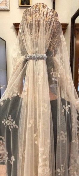Mantilla bordada a mano en seda 120*240