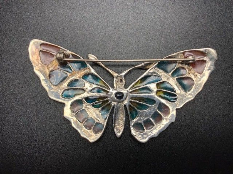 Broche mariposa plata con marcasitas vidriada