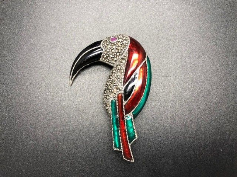 Broche tucán plata con marcasitas y esmalte