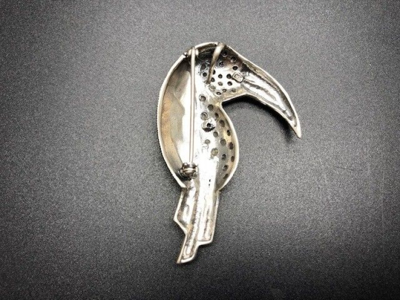 Broche tucán plata con marcasitas y esmalte