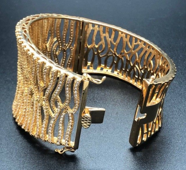 Pulsera ancha rígida color cobrizo con circonitas