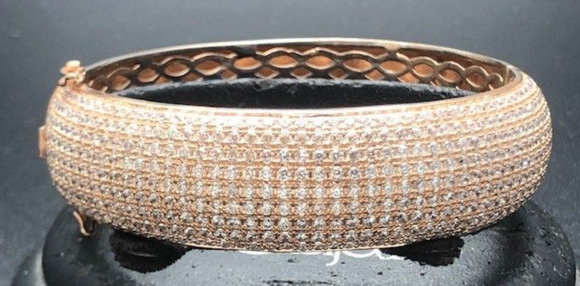 Pulsera rígida color cobrizo circonitas
