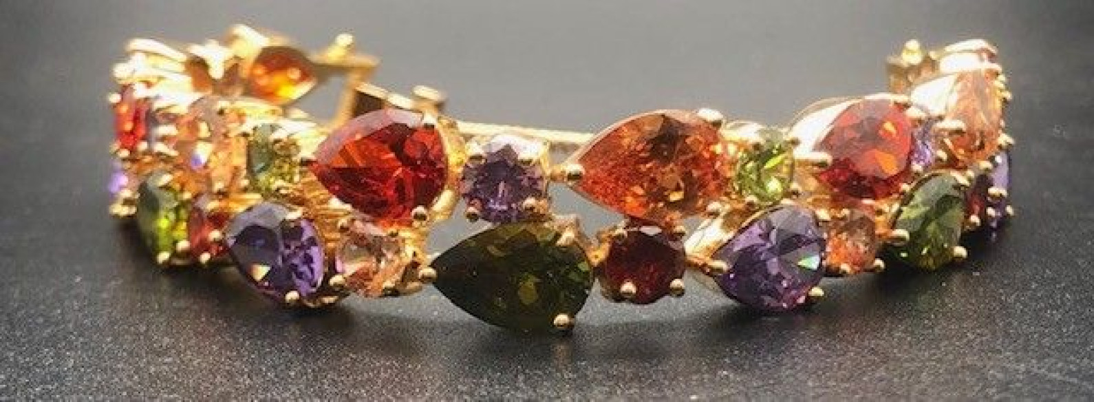 Pulsera semirígida dorada cristal de colores